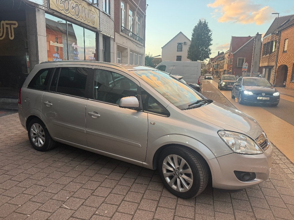 Opel Zafira 1.7 CDTi Eco FLEX Cosmo Euro 6 7 places, Autos, Argent ou Gris, Achat, Euro 6, Entreprise