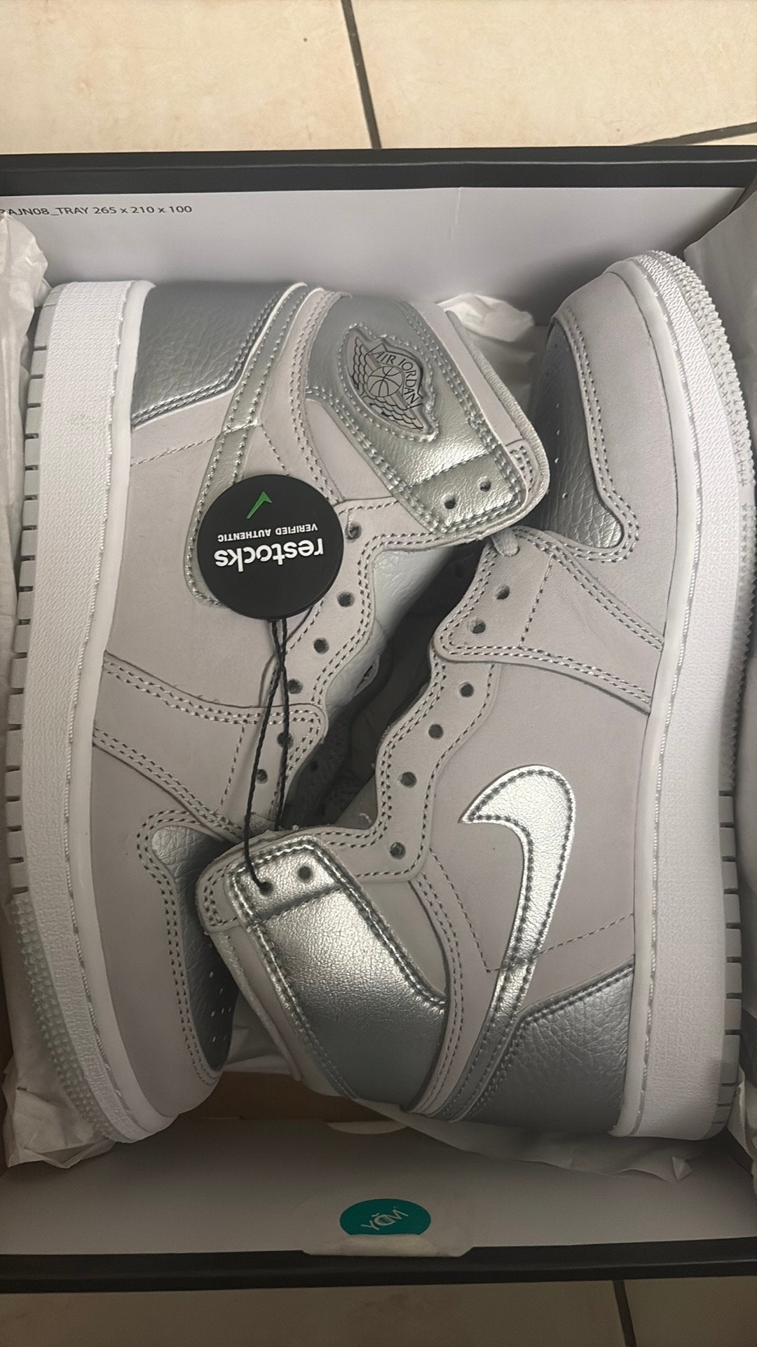 Jordan 1 grijs/zilver, Overige kleuren, Nieuw, Ophalen of Verzenden, Sneakers