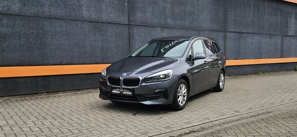 BMW 218iA Gran Tourer /NAVI/LED/PARKPILOT/1 EIG* IN TOPSTAAT, Auto's, Dealer onderhouden, Euro 6, 124 g/km, https://public.car-pass.be/vhr/cd86a6f9-3fec-4f2e-b09b-bf7b8209e8d2