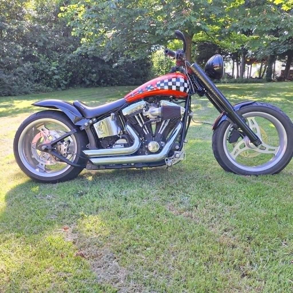 Harley Davidson Softail personnalisée, 2 cylindres, Particulier, Chopper, 1340 cm³