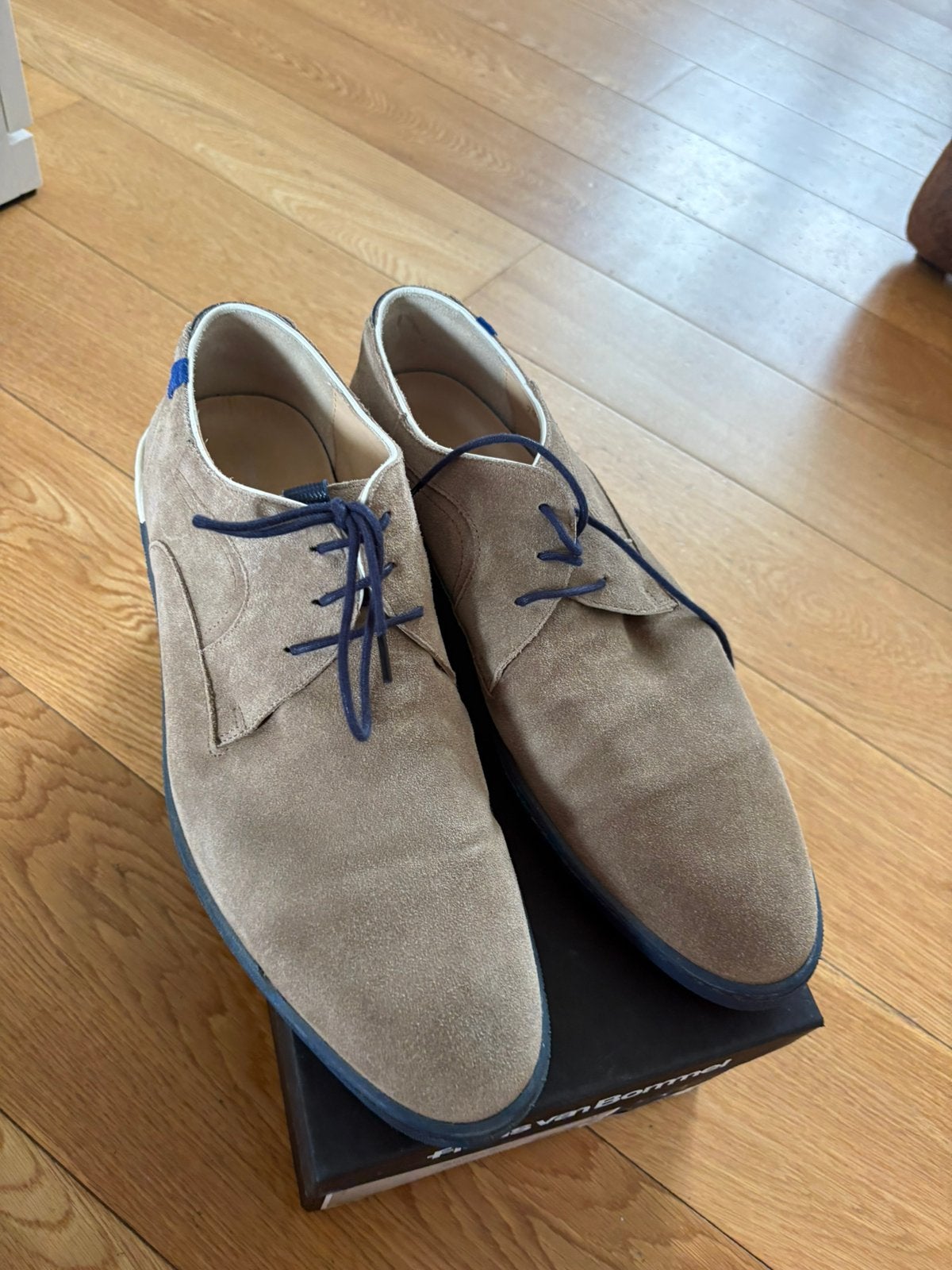 Floris van Bommel – zand suède met navy, maat 11 – met doos, Kleding | Heren, Ophalen of Verzenden, Zo goed als nieuw