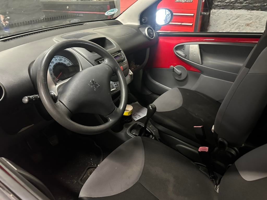 Peugeot 107 benzine 2009 Motor start niet 300€, Zwart, Bedrijf, Handgeschakeld, Euro 4