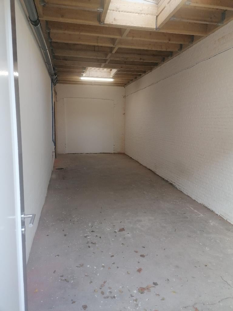Opslagruimte van 30m² te huur in centrum Loenhout
