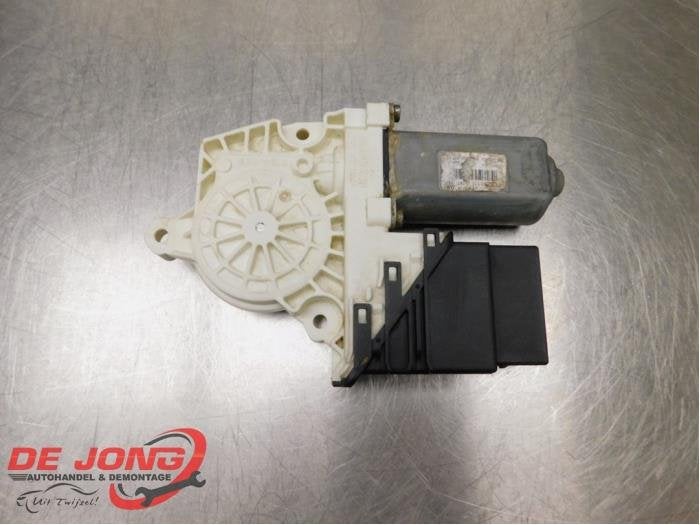 Moteur de vitre portière d'un Volkswagen Passat, Volkswagen, -, 3 mois de garantie, Utilisé