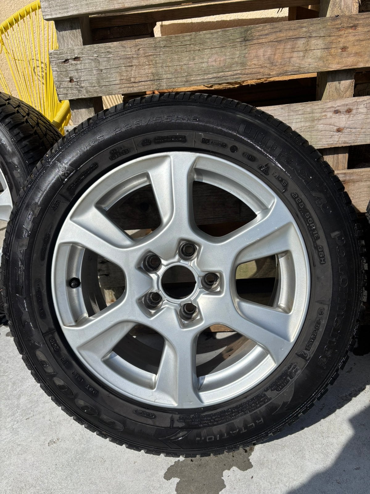 Jantes aluminium + pneus hiver Goodyear, Autos : Pièces & Accessoires, Pneus & Jantes, Enlèvement, 16 pouces, Jante(s)
