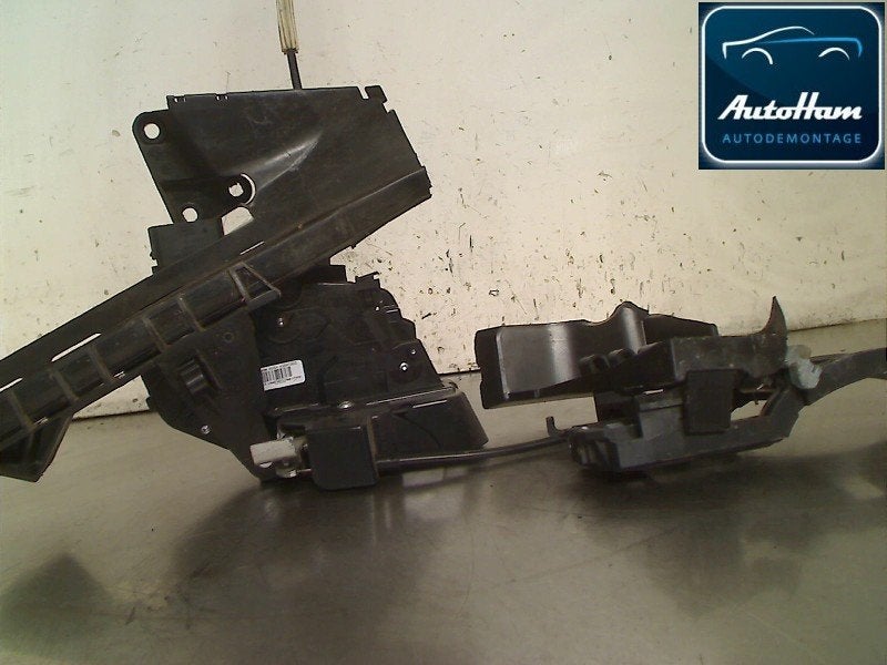 SERRURE DE PORTE RODS ARRIÈRE GAUCHE Ford Focus 2 Wagon, Utilisé, Ford