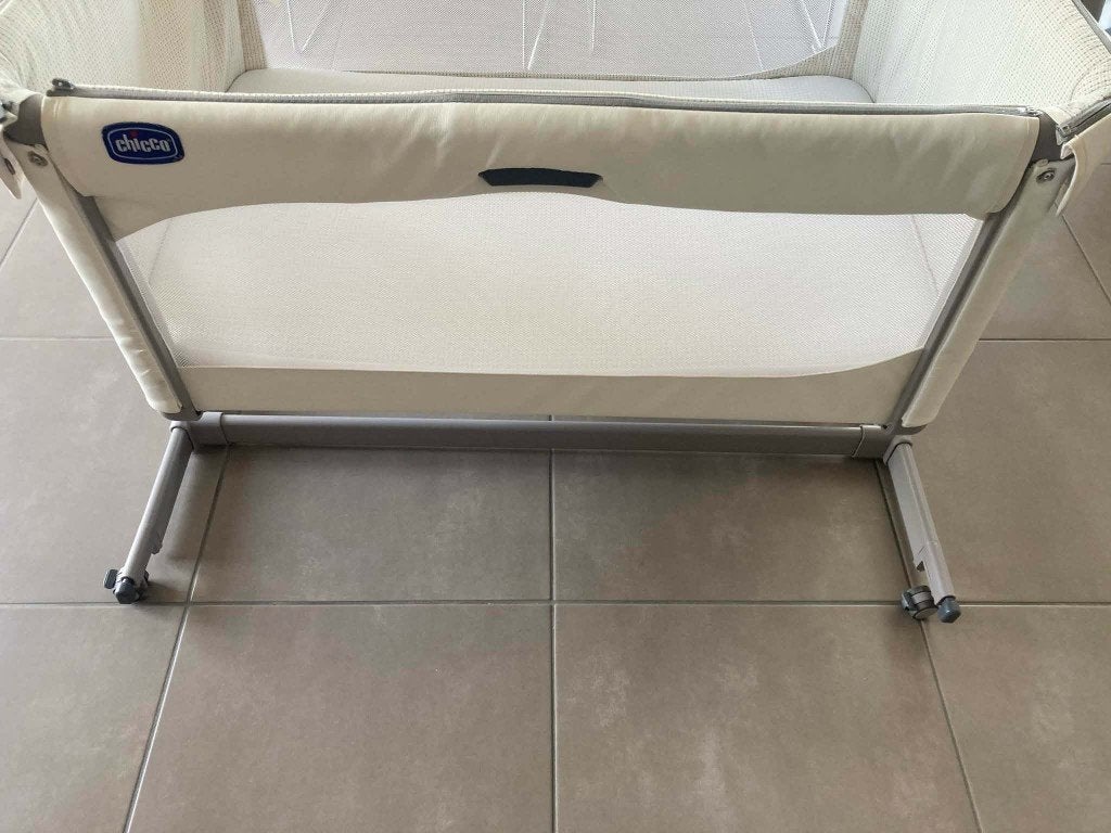 Cododo Chicco Next2Me Magic + matelas + sac de transport, Enlèvement, Comme neuf, Lit