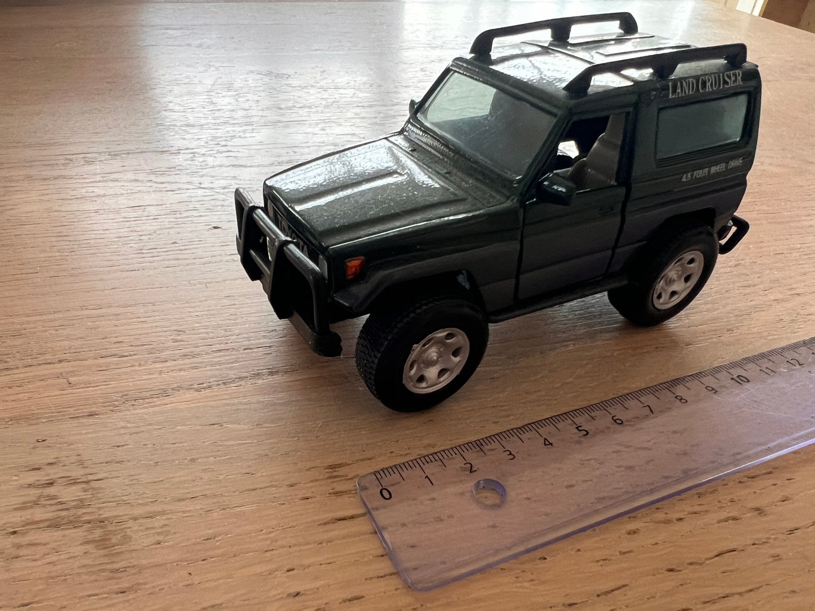 Toyota land cruiser LX, Hobby en Vrije tijd, Ophalen of Verzenden, Zo goed als nieuw