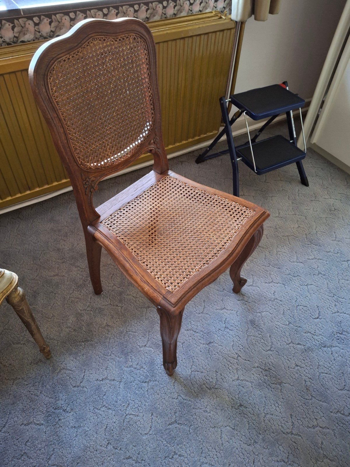 Antieke houten stoel, Ophalen