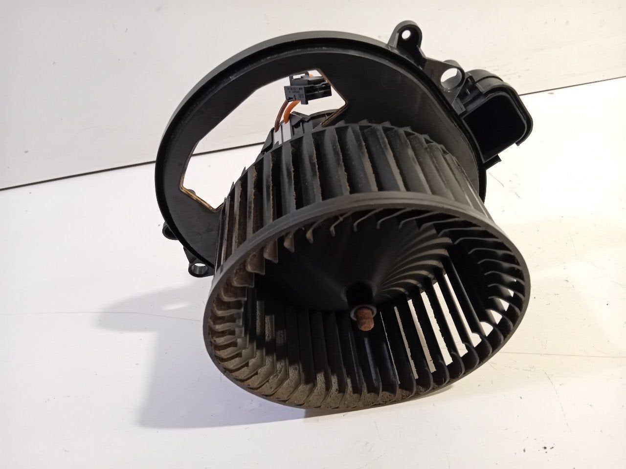 Kachel ventilator motor BMW 1 serie, Onderdelen@venauto.nl, Van der Ven Autorecycling B.V., Ettenseweg 76, 4706 PB Roosendaal, The Netherlands