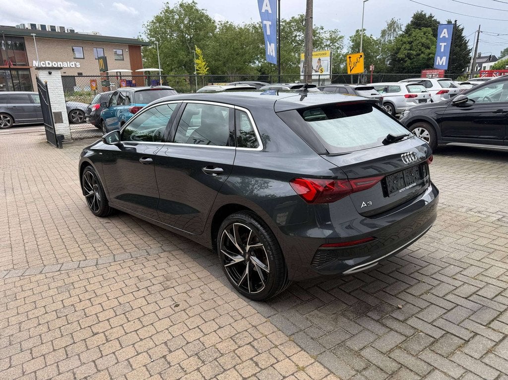 Audi A3 A3 30 TFSI S line S tronic/Navi/Xenon/ACC/pdc/Sport/, Gebruikt, 4 cilinders, Adaptive Cruise Control, Bedrijf