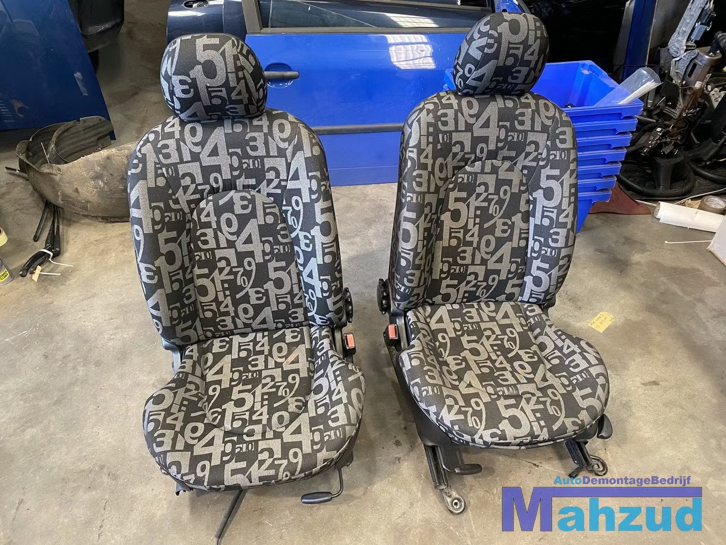 Ford Ka zwart limited interieur 1996-2008, Autos : Pièces & Accessoires, Info@ford.com, Ford Motor Company, American Road 1
48126  Dearborn