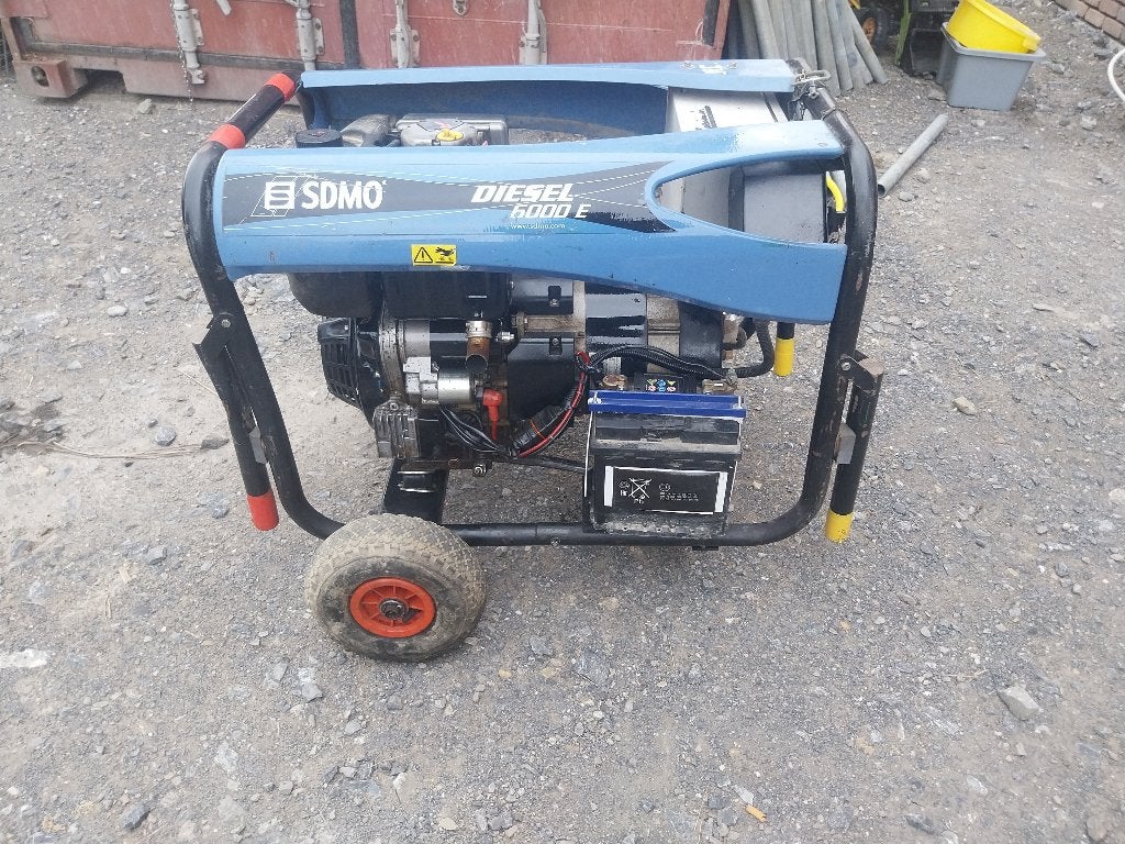Groupe électrogènes, 5 à 10 kVA, Comme neuf, Démarrage électrique, Enlèvement