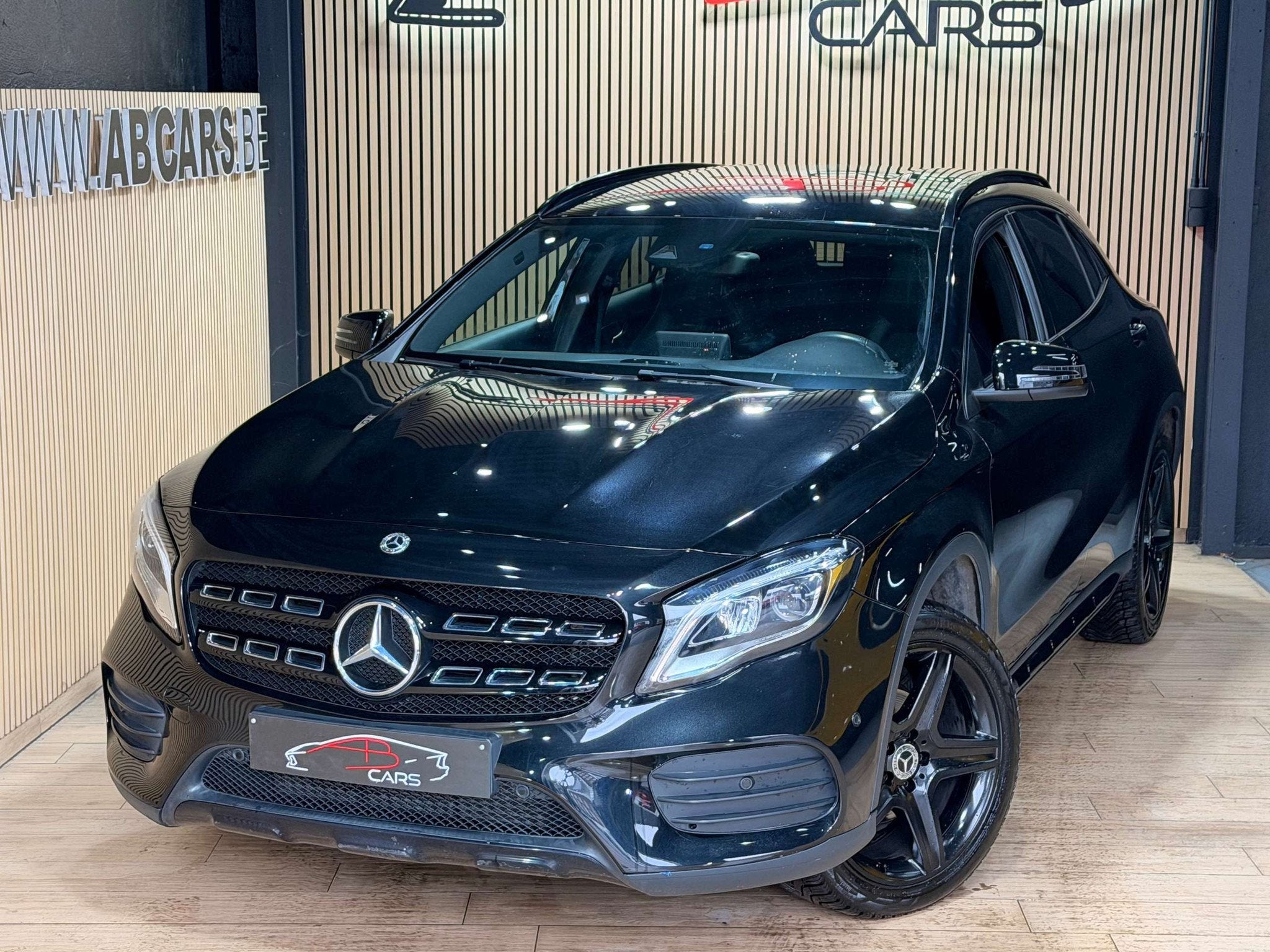 Mercedes-Benz GLA 180 * PACK AMG * 1ER PROP * GARANTIE 12 MO, Autos, Mercedes-Benz, Cuir, Achat, https://public.car-pass.be/vhr/58c738d7-33e2-4af3-a3db-1d87721357b9