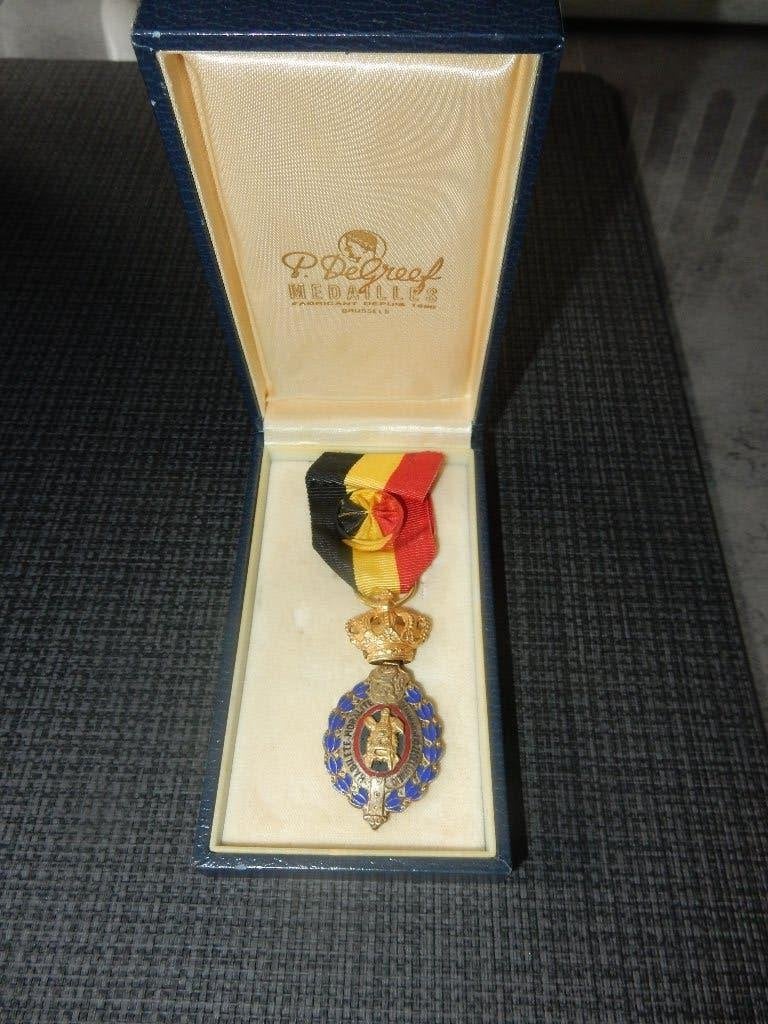 nr.73 - Medaille in doos, Ophalen of Verzenden