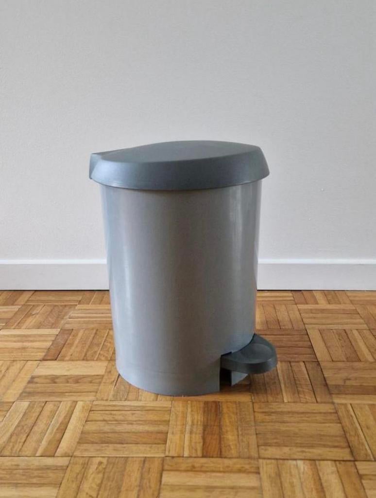 Poubelle à pédale 10L, Ophalen, Zo goed als nieuw, Met pedaal