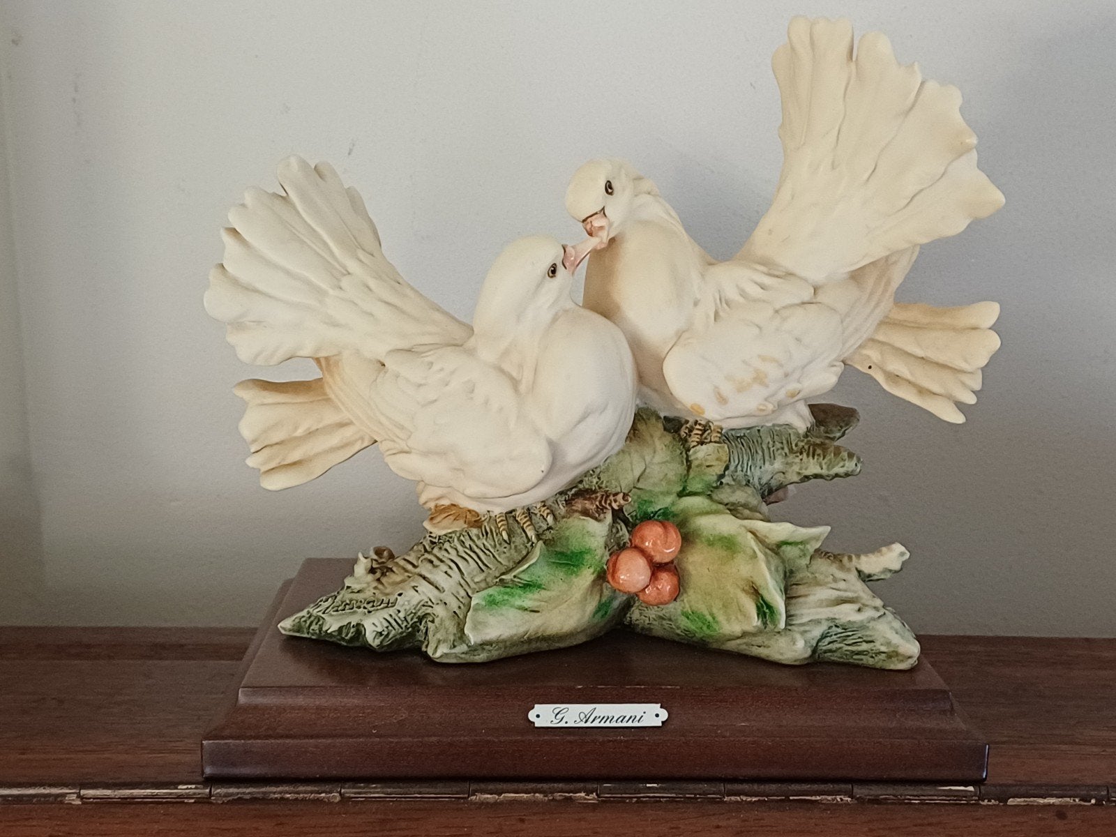 Origineel getekend beeldje vredes duiven Giuseppe Armani, Minder dan 20 cm, Ophalen of Verzenden, Beeld, Vogel