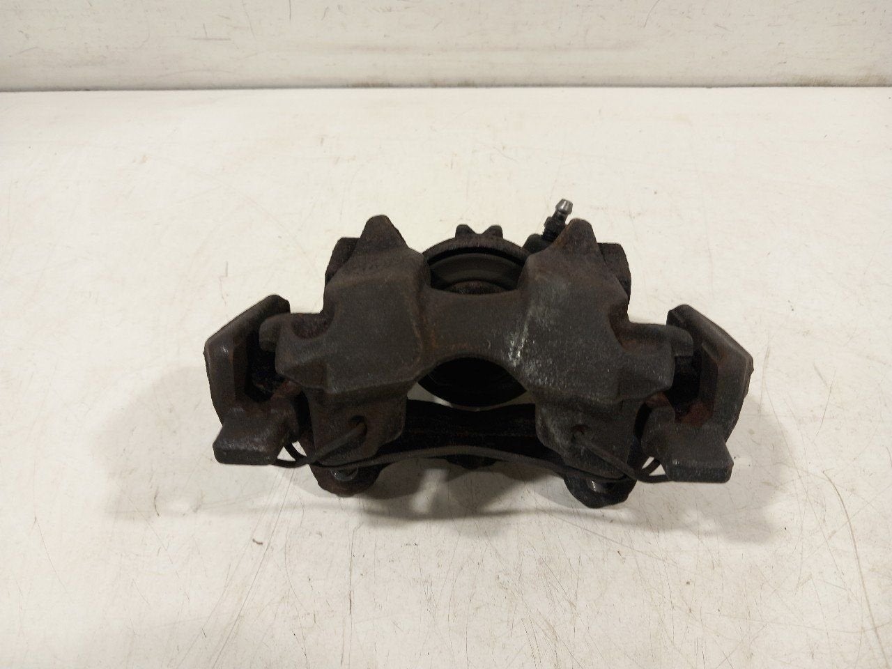 Remklauw links voor Renault Clio, Onderdelen@venauto.nl, Van der Ven Autorecycling B.V., Ettenseweg 76, 4706 PB Roosendaal, The Netherlands