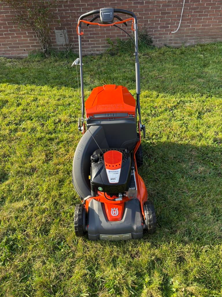 Husqvarna LC 348V, Ophalen, Cirkelmaaier, Zo goed als nieuw, Opvangbak
