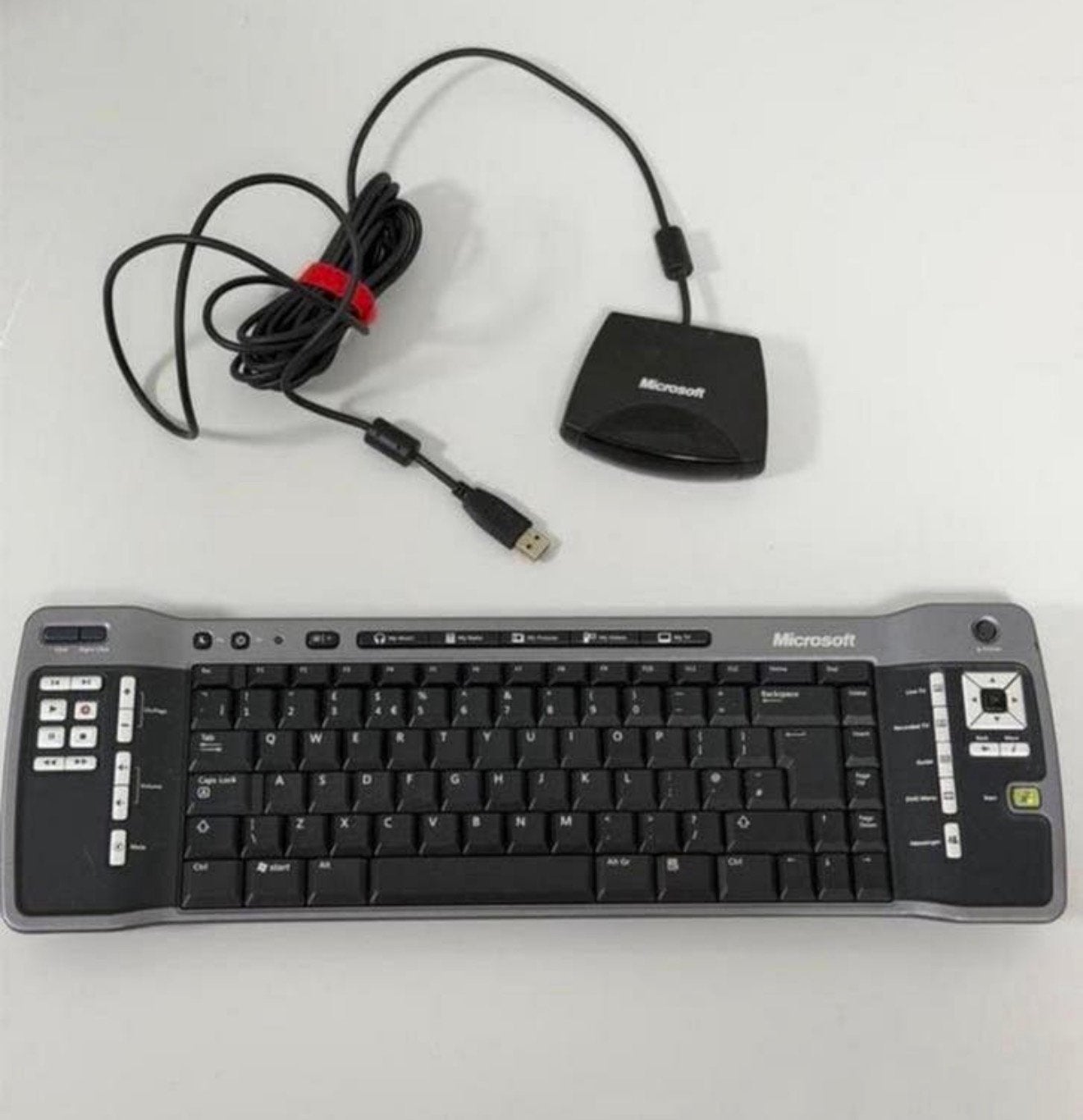 Microsoft Remote Keyboard Media center draadloos toetsenbord, Draadloze ontvanger, Ophalen of Verzenden, Zo goed als nieuw, Draadloos