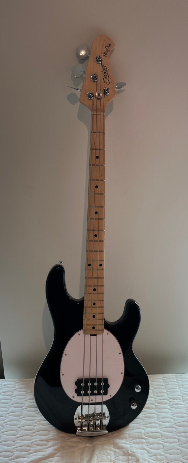 Sterling by Music Man Electric Bass, Muziek en Instrumenten, Snaarinstrumenten | Gitaren | Bas, Ophalen, Zo goed als nieuw