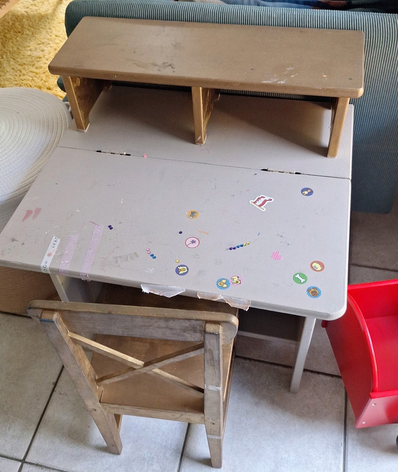 op te knappen bureau met stoel voor kind, Huis en Inrichting, Ophalen