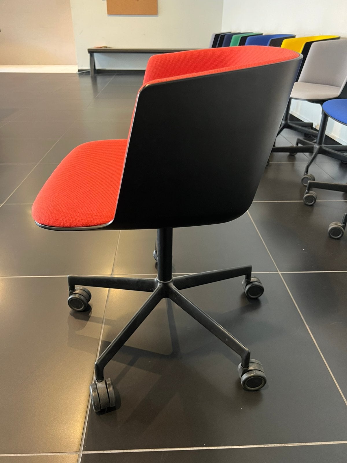 Chaises Lapalma "CUT" par Francesco Rota, Enlèvement, Utilisé, Noir, Chaise de bureau