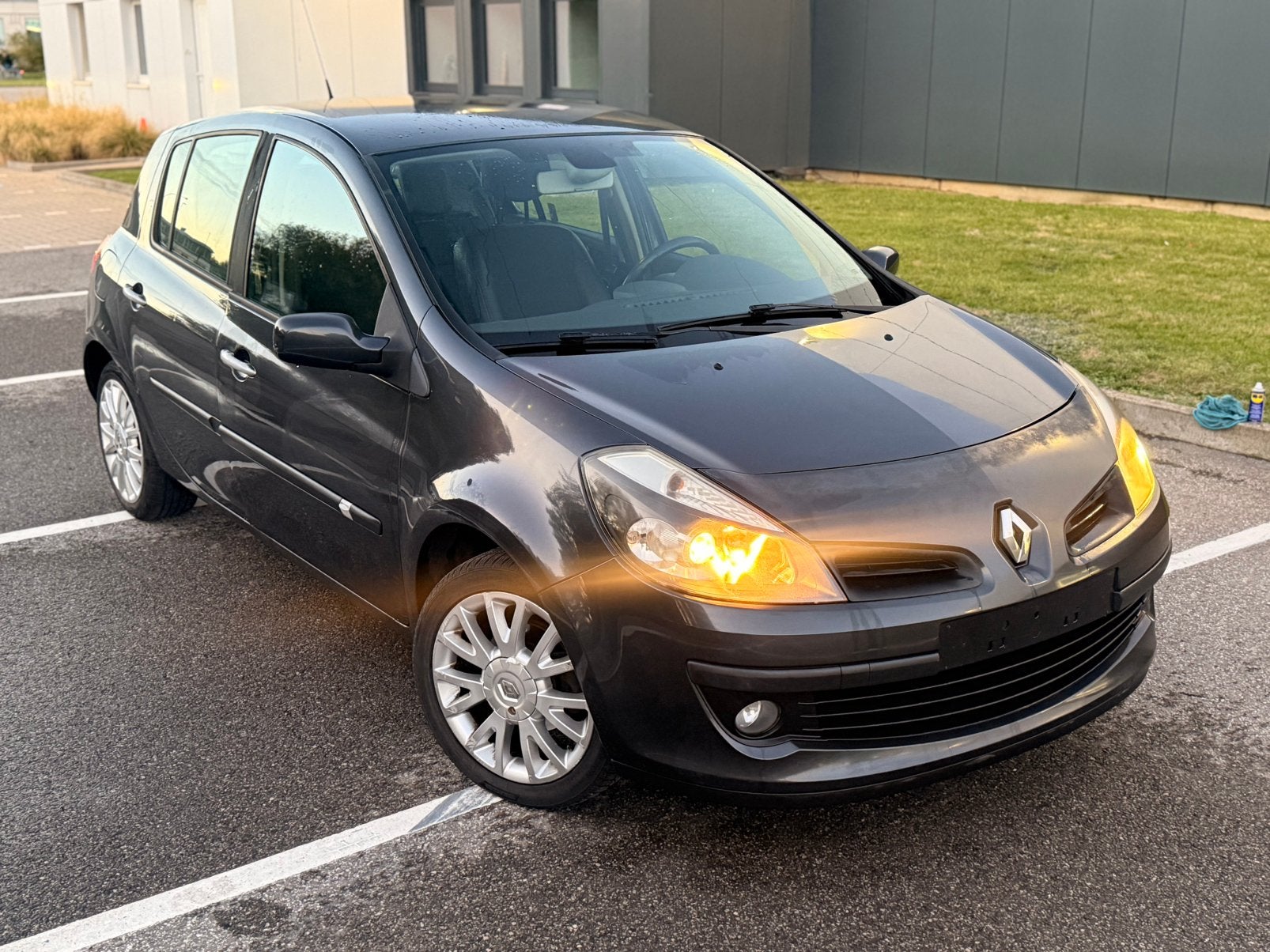 Renault Clio 1.4 Essence Prêt à immatriculer, Cuir, Achat, Entreprise, https://public.car-pass.be/verify/7307-7710-3