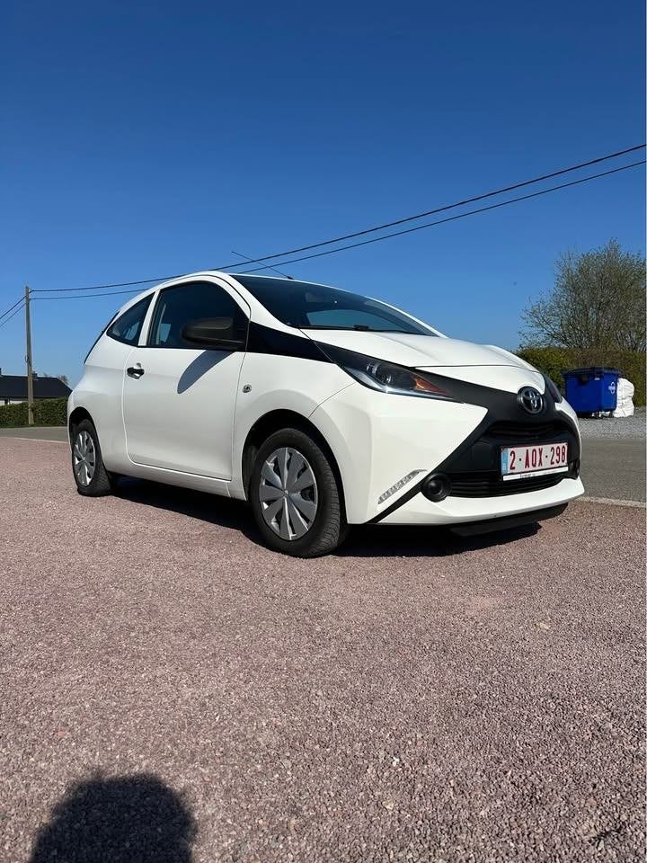 Toyota Aygo 2016 Prête à immatriculer, Auto's, Toyota, Voorwielaandrijving, Stof, Zwart, Wit