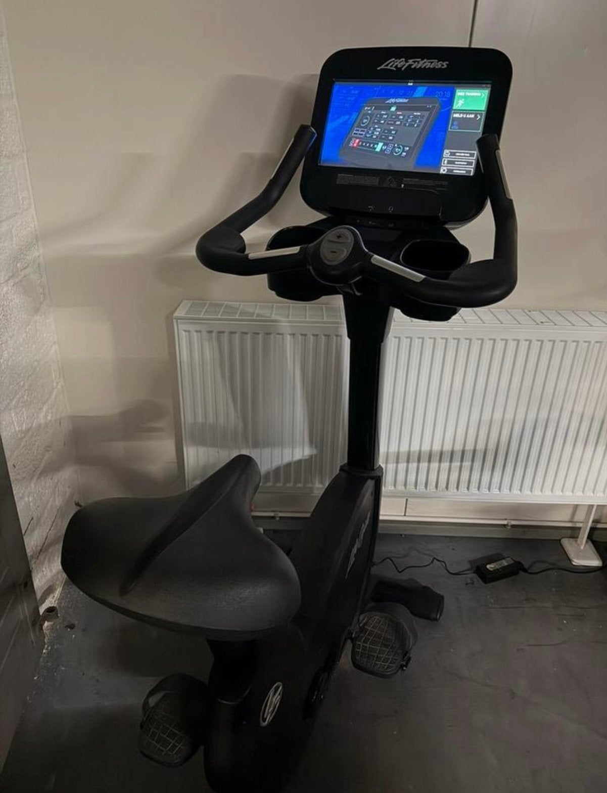 LIFE FITNESS SE3HD UPRIGHT BIKE, Sport en Fitness, Ophalen, Zo goed als nieuw
