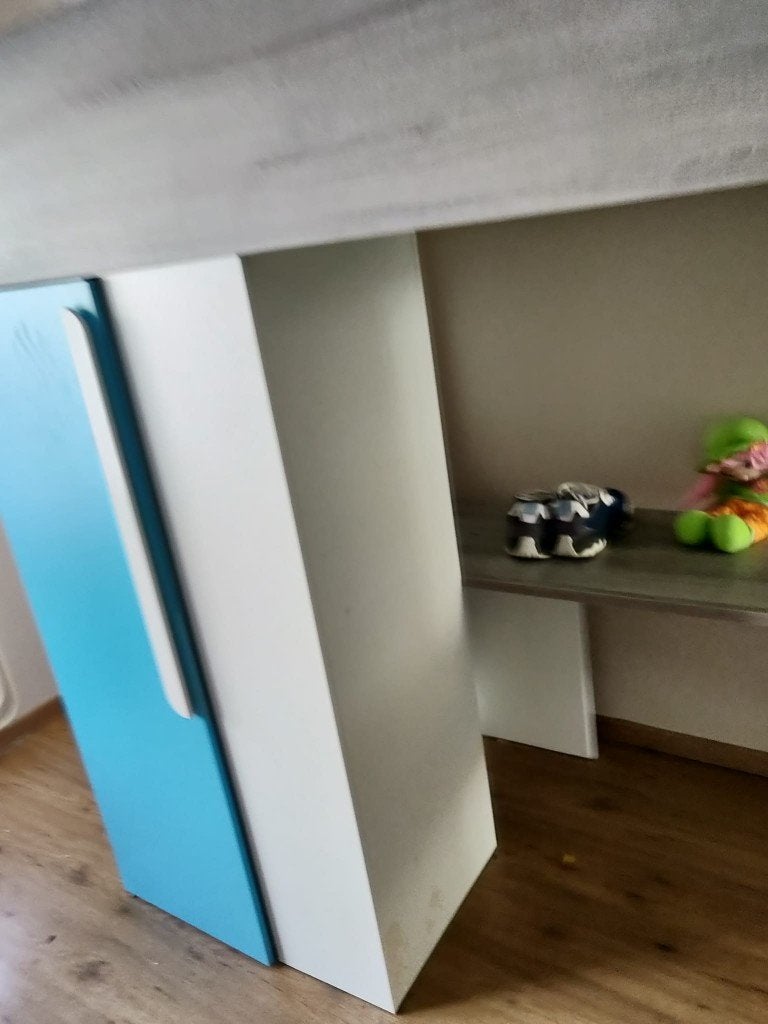 kinder kamer in nog zeer goede staat, Ophalen, Zo goed als nieuw, Geel