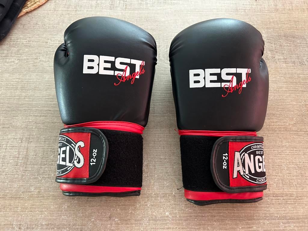 Best Angels 12oz Bokshandschoenen, Sport en Fitness, Ophalen, Zo goed als nieuw, Overige, Vechtsportbescherming