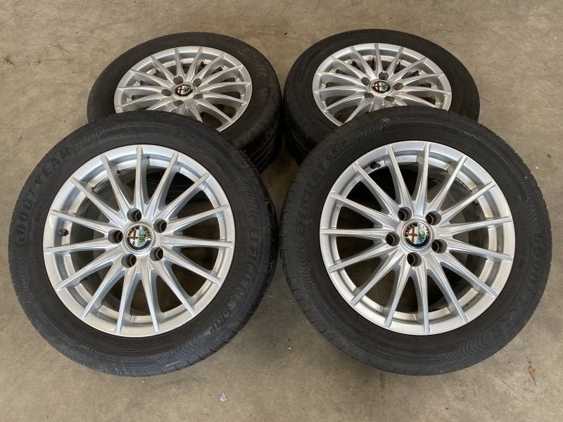 16 inch originele velgen + zomerbanden Alfa Romeo Giulietta, Auto-onderdelen, Gebruikt, -, Banden en Velgen, -