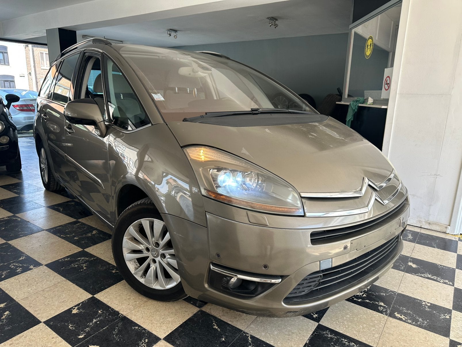 Citroen C4 Picasso 2.0 HDi Exclusive Auto 7Places, Auto's, Citroën, Beige, 4 cilinders, Bedrijf, Diesel