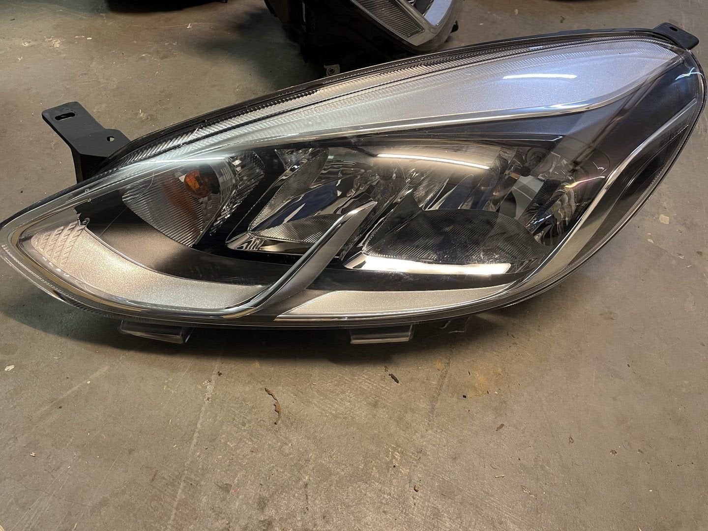 Ford fiesta koplamp links 2019 H1BB13W030AG, -, Utilisé, -, -