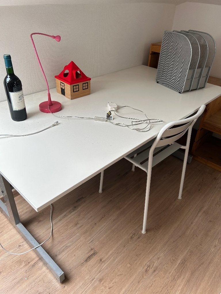 BUREAUTAFEL, Huis en Inrichting, Bureaus, Ophalen, Zo goed als nieuw
