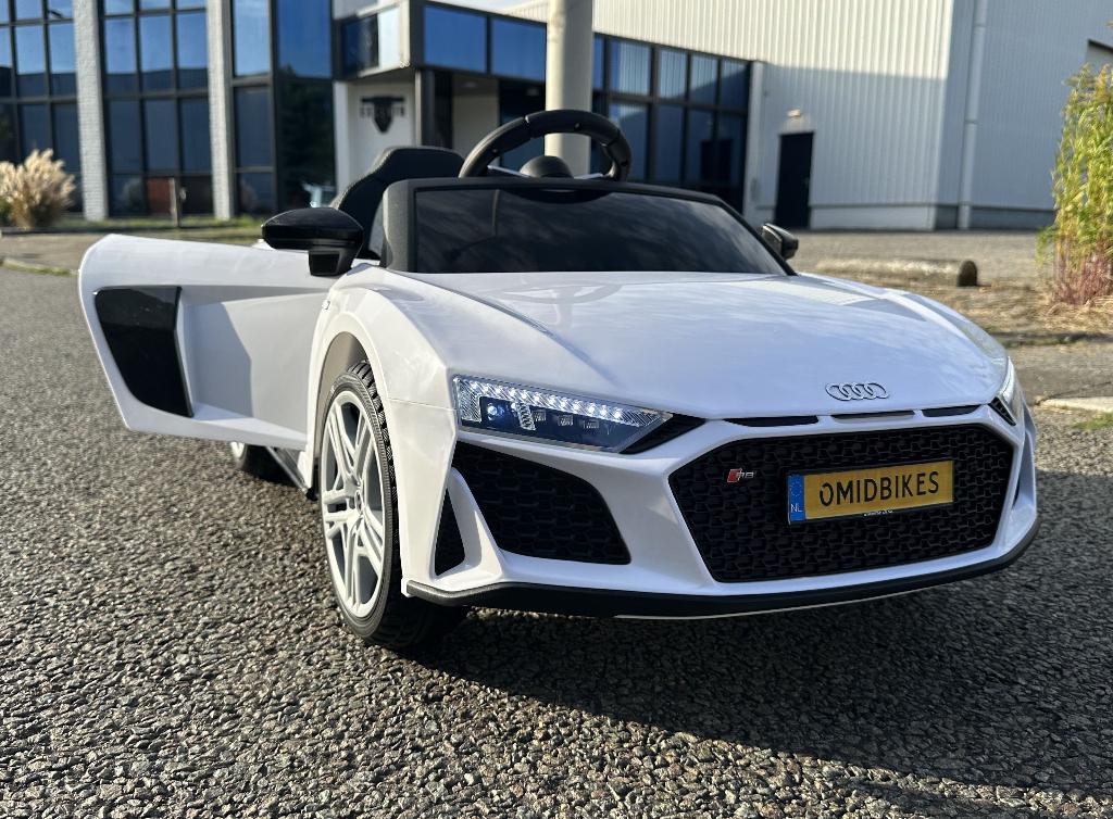 Audi R8 12v wit Afstands. / Bleutooht / Leder en Rubberband, Kinderen en Baby's, Speelgoed | Buiten | Voertuigen en Loopfietsen