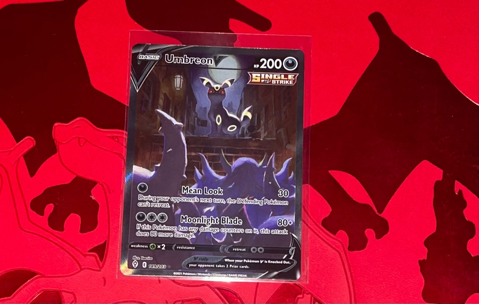 Umbreon V 189/203, CD & DVD, Enlèvement ou Envoi, Comme neuf