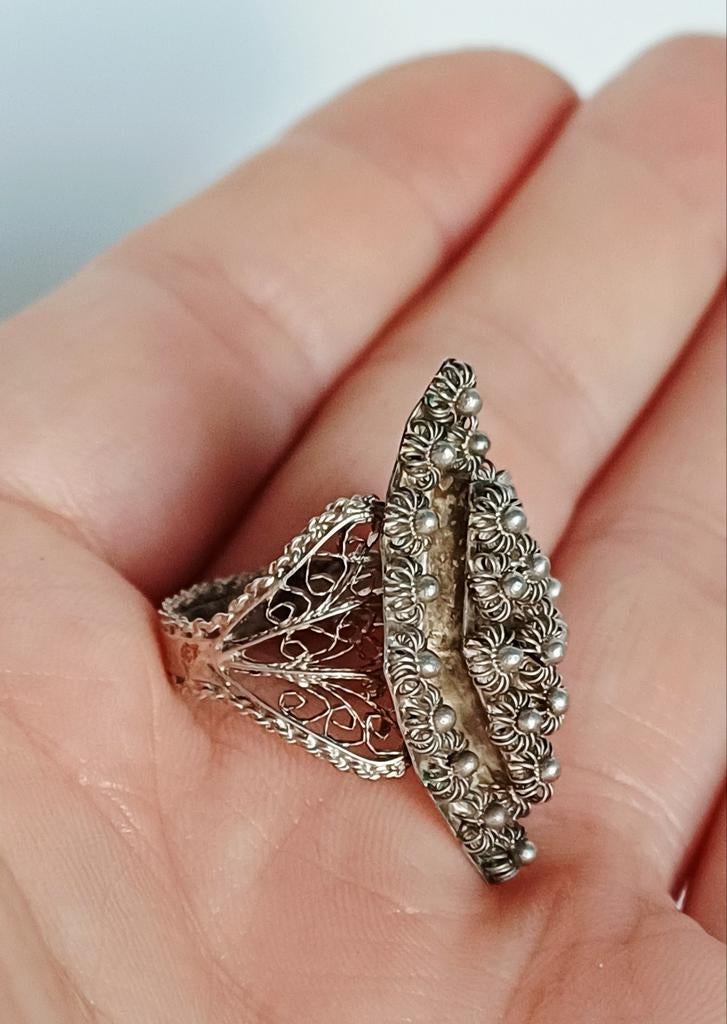Antieke zilveren filigrain ring, Handtassen en Accessoires, Ringen, Ophalen of Verzenden, Zilver, Zilver