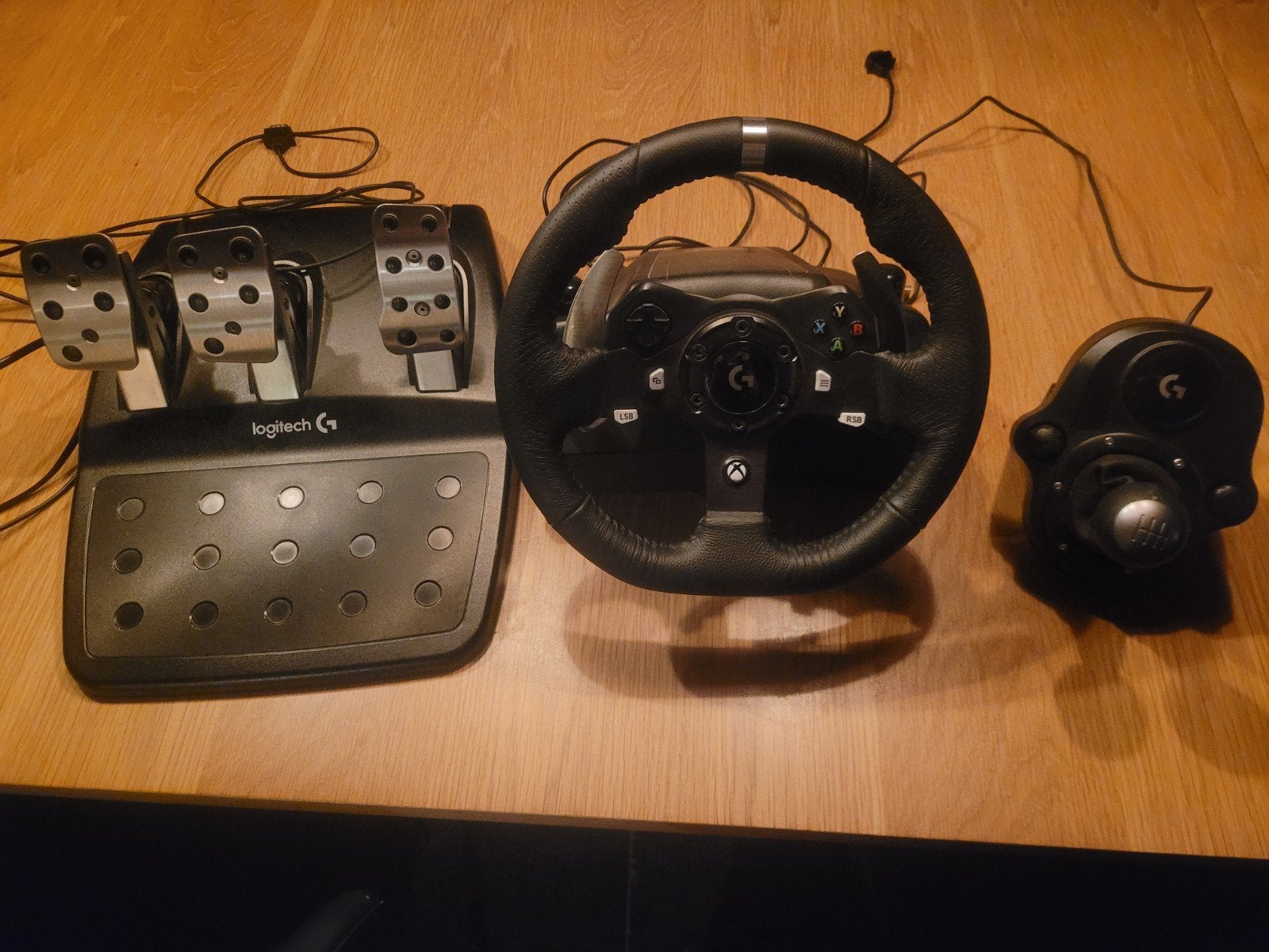 Logitech g920 voor pc en xbox, Enlèvement, Comme neuf, Contrôleur, Xbox Series S
