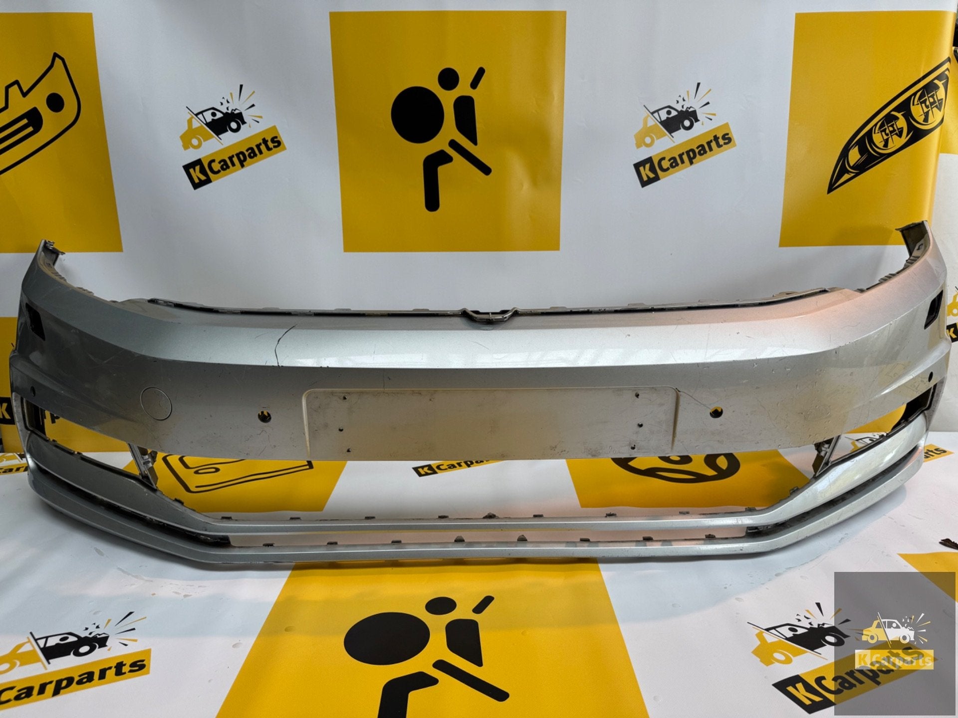 Pare-chocs avant VW Touran 5TA KLS 4xPDC Original 5TA807221A, Info@fabrikant.eu, Fabrikant BV, Pare-chocs, Utilisé