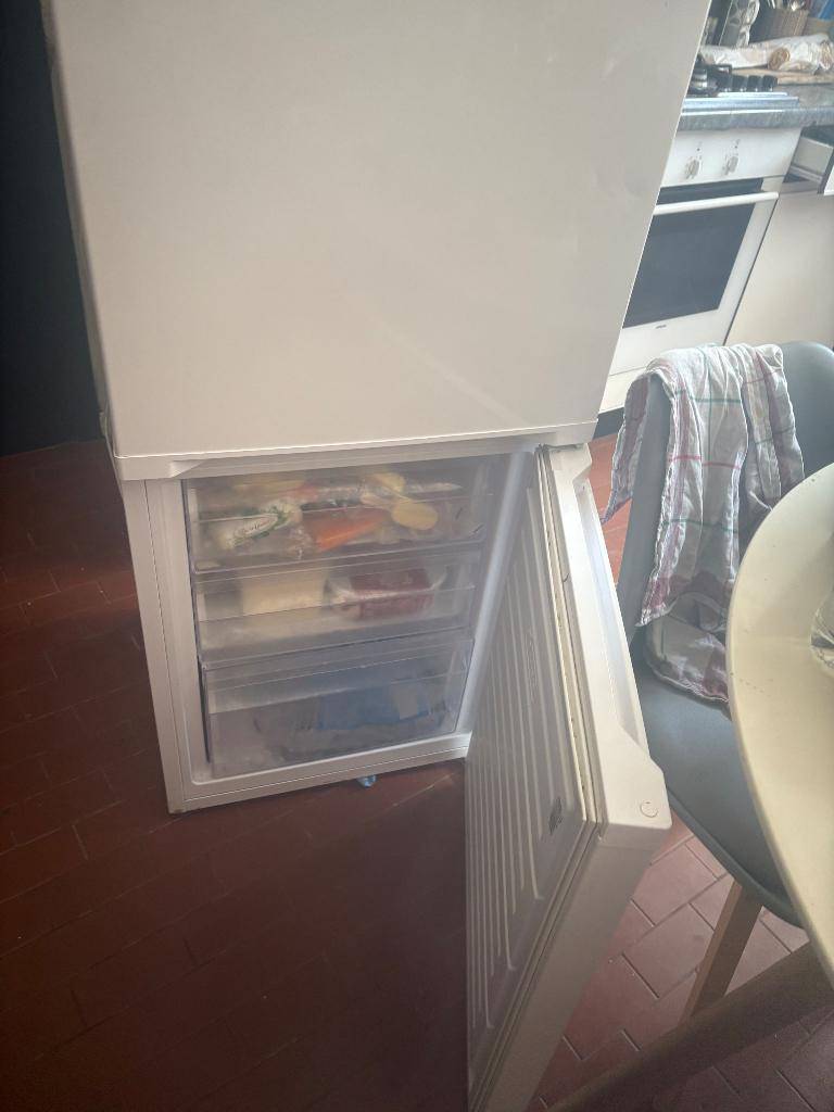 Frigo, Electroménager, Réfrigérateurs & Frigos, Enlèvement, Utilisé, Avec compartiment congélateur
