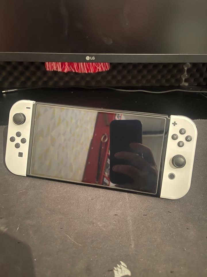 Nintendo Switch Oled, Games en Spelcomputers, Spelcomputers | Nintendo Switch, Zo goed als nieuw, Switch OLED, Met 1 controller