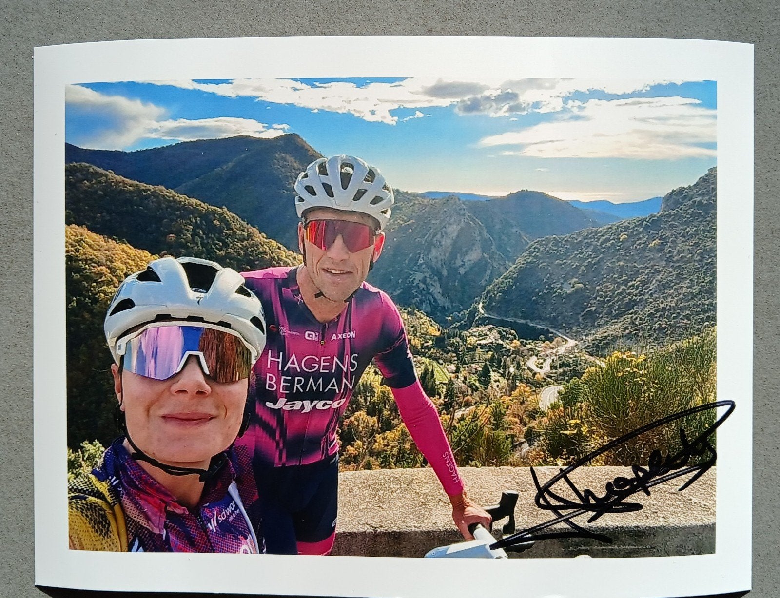 Gesigneerde foto van Lotte Kopecky met Axel Merckx., Envoi