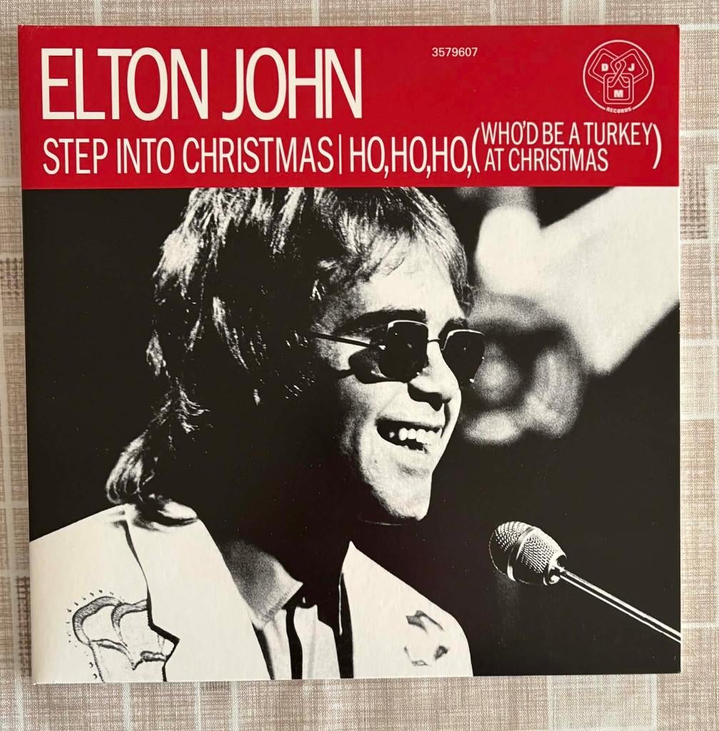 Elton John – Step Into Christmas / Ho, Ho, Ho (MV), CD & DVD, Vinyles | Pop, Enlèvement ou Envoi, Comme neuf, 10 pouces, 2020 à aujourd'hui