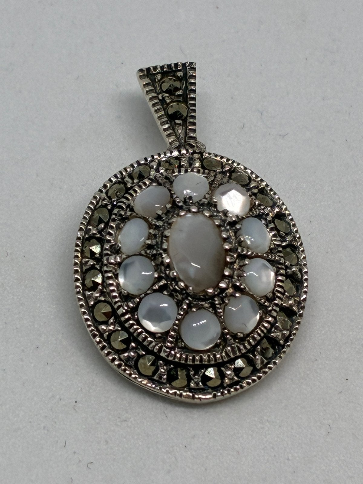 Zilveren Hanger 925 met parelmoer en marcasiet, Nieuw, Ophalen of Verzenden, Met edelsteen, Zilver