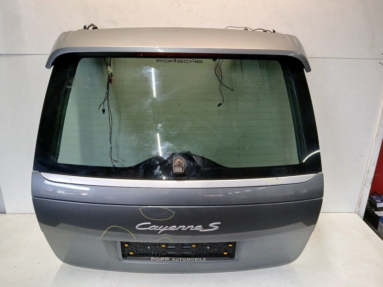 Achterklep Porsche Cayenne, Onderdelen@venauto.nl, Van der Ven Autorecycling B.V., Gebruikt, Ettenseweg 76, 4706 PB Roosendaal, The Netherlands