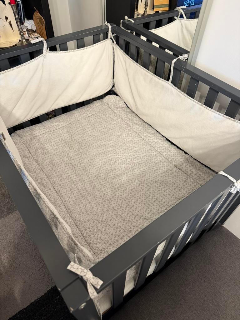 Parc bebe avec matelas, tour,tapis, Enlèvement, Utilisé, Roulettes