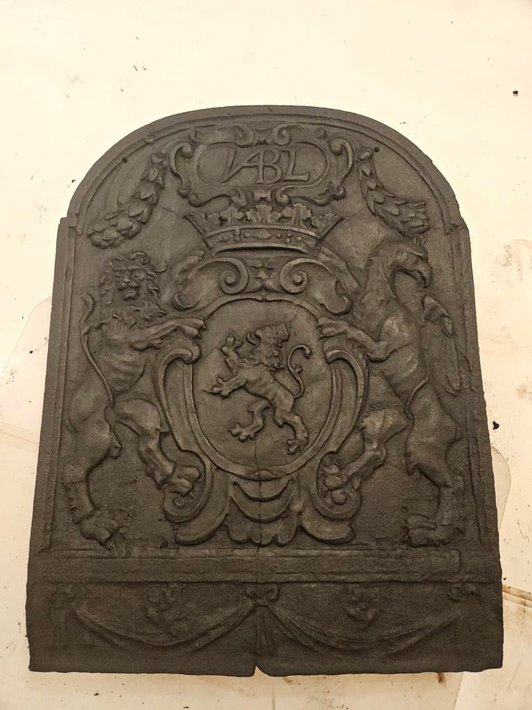 Grande plaque cheminée antique fonte héréditaire lion, Huis en Inrichting, Haarden, Ophalen of Verzenden