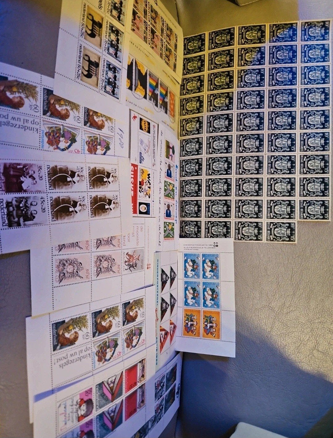 lotje postzegels, Timbres & Monnaies, Enlèvement